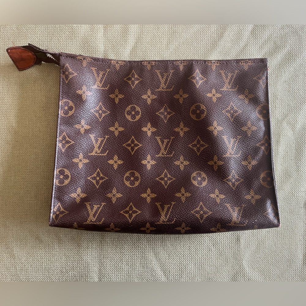 Louis Vuitton Monogram Pochette Toilette Large Cosmetic Clutch